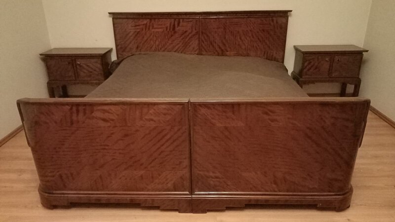 Vand mobila dormitor vintage Art Deco reconditionata